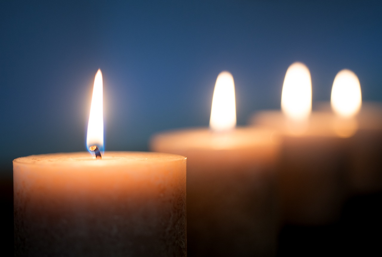 candle-4719019_1280.jpg